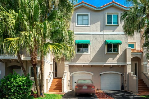 Townhouse in Sunrise, Florida 3 bedrooms, 171.68 sq.m. № 1100823 - photo 11