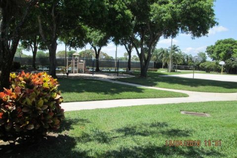 Touwnhouse à vendre à West Palm Beach, Floride: 2 chambres, 114.83 m2 № 925451 - photo 2