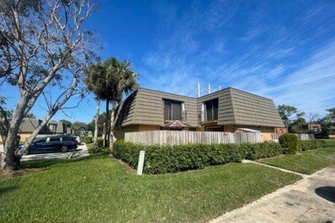 Touwnhouse à vendre à West Palm Beach, Floride: 2 chambres, 114.83 m2 № 925451 - photo 5