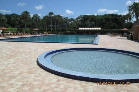 Townhouse in West Palm Beach, Florida 2 bedrooms, 114.83 sq.m. № 925451 - photo 4