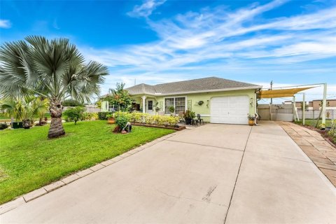 Villa ou maison à vendre à Palm Bay, Floride: 2 chambres, 92.9 m2 № 1280231 - photo 1