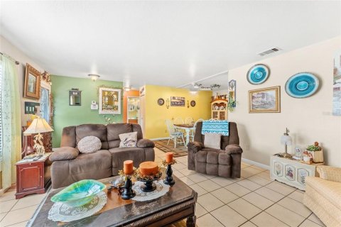 Villa ou maison à vendre à Palm Bay, Floride: 2 chambres, 92.9 m2 № 1280231 - photo 10