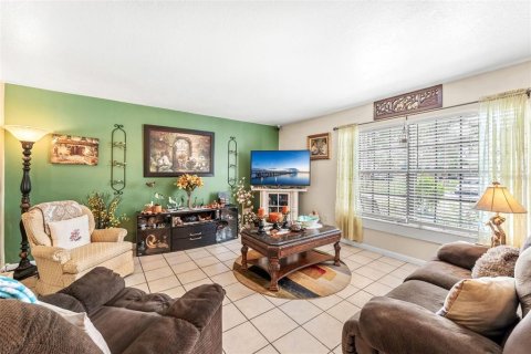 Villa ou maison à vendre à Palm Bay, Floride: 2 chambres, 92.9 m2 № 1280231 - photo 6