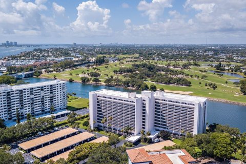 Condominio en venta en North Palm Beach, Florida, 3 dormitorios, 160.35 m2 № 786035 - foto 3