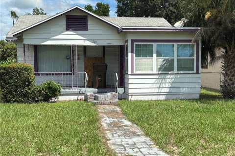 House in Lake Wales, Florida 3 bedrooms, 91.79 sq.m. № 1376121 - photo 1