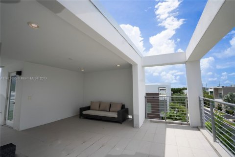 Villa ou maison à vendre à Doral, Floride: 5 chambres, 376.35 m2 № 643516 - photo 29