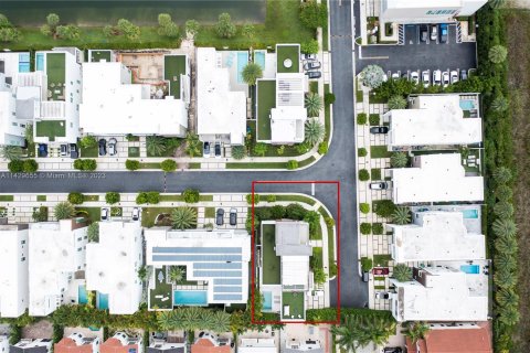 Villa ou maison à vendre à Doral, Floride: 5 chambres, 376.35 m2 № 643516 - photo 6