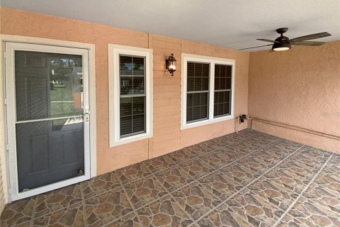 Townhouse in New Port Richey, Florida 2 bedrooms, 124.3 sq.m. № 1378304 - photo 22