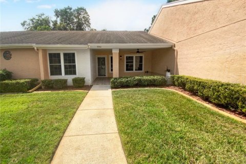 Townhouse in New Port Richey, Florida 2 bedrooms, 124.3 sq.m. № 1378304 - photo 6