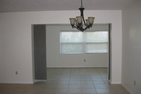 House in Dunedin, Florida 2 bedrooms, 114.73 sq.m. № 1378268 - photo 15