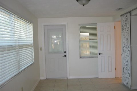 House in Dunedin, Florida 2 bedrooms, 114.73 sq.m. № 1378268 - photo 19