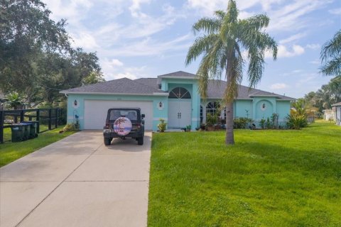 Villa ou maison à vendre à North Port, Floride: 3 chambres, 157.19 m2 № 1365198 - photo 1