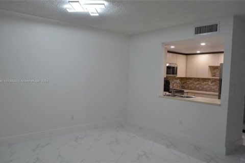 Townhouse in Miami, Florida 3 bedrooms, 115.66 sq.m. № 1409349 - photo 7