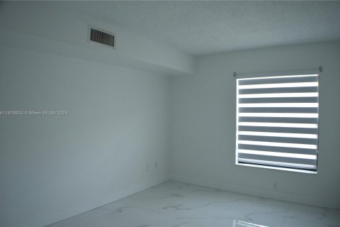 Townhouse in Miami, Florida 3 bedrooms, 115.66 sq.m. № 1409349 - photo 23