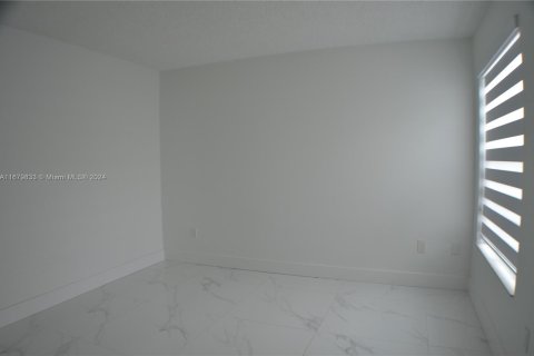 Townhouse in Miami, Florida 3 bedrooms, 115.66 sq.m. № 1409349 - photo 30