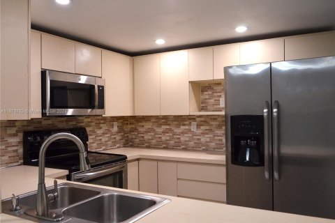 Townhouse in Miami, Florida 3 bedrooms, 115.66 sq.m. № 1409349 - photo 8