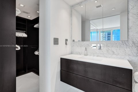 Condo in Miami Beach, Florida, 2 bedrooms  № 1409346 - photo 7