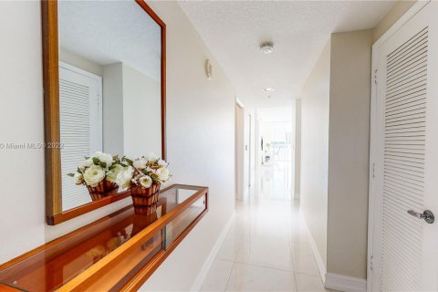 Condominio en alquiler en Sunny Isles Beach, Florida, 2 dormitorios, 116.59 m2 № 17617 - foto 5