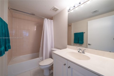 Condominio en alquiler en Sunny Isles Beach, Florida, 2 dormitorios, 116.59 m2 № 17617 - foto 18