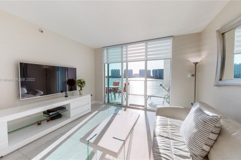 Condominio en alquiler en Sunny Isles Beach, Florida, 2 dormitorios, 116.59 m2 № 17617 - foto 10
