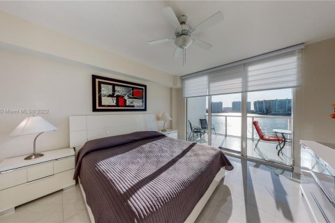 Condominio en alquiler en Sunny Isles Beach, Florida, 2 dormitorios, 116.59 m2 № 17617 - foto 12