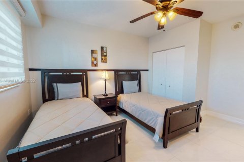 Condominio en alquiler en Sunny Isles Beach, Florida, 2 dormitorios, 116.59 m2 № 17617 - foto 7
