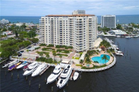 Condo in Fort Lauderdale, Florida, 2 bedrooms  № 1096284 - photo 23