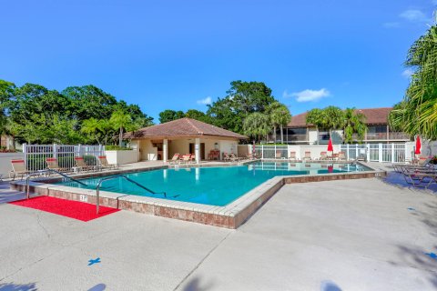 Copropriété à vendre à Palm Beach Gardens, Floride: 2 chambres, 109.62 m2 № 1096281 - photo 16