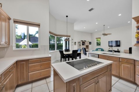 Villa ou maison à vendre à Miami, Floride: 5 chambres, 334.91 m2 № 1331563 - photo 6