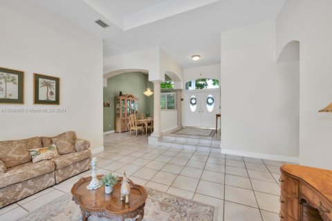 Casa en venta en Miami, Florida, 5 dormitorios, 334.91 m2 № 1331563 - foto 30