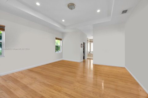 Casa en venta en Miami, Florida, 5 dormitorios, 334.91 m2 № 1331563 - foto 13