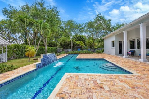 Casa en venta en Miami, Florida, 5 dormitorios, 334.91 m2 № 1331563 - foto 17