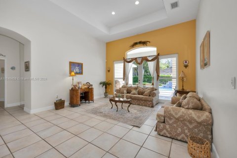 Villa ou maison à vendre à Miami, Floride: 5 chambres, 334.91 m2 № 1331563 - photo 27