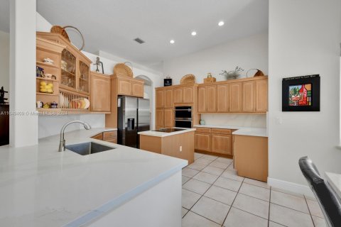 Casa en venta en Miami, Florida, 5 dormitorios, 334.91 m2 № 1331563 - foto 4