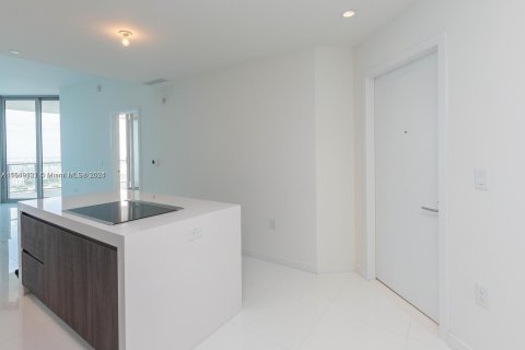 Condo in Miami, Florida, 1 bedroom  № 1331538 - photo 5