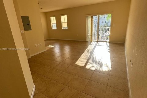 Copropriété à vendre à Doral, Floride: 3 chambres, 124.02 m2 № 1103884 - photo 2