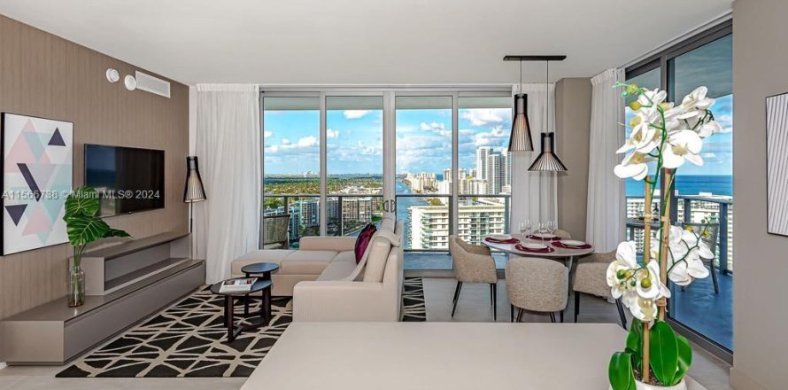 Condominio en Hollywood, Florida, 2 dormitorios  № 1103801