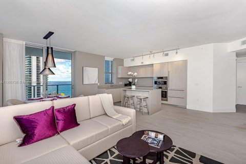 Condominio en venta en Hollywood, Florida, 2 dormitorios, 99.87 m2 № 1103801 - foto 4