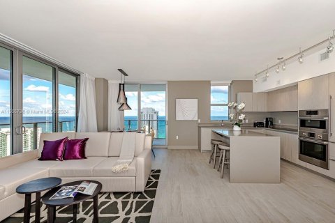 Copropriété à vendre à Hollywood, Floride: 2 chambres, 99.87 m2 № 1103801 - photo 7