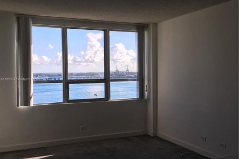 Condo in Miami Beach, Florida, 1 bedroom  № 1368751 - photo 7