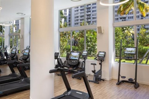 Condo in Miami Beach, Florida, 1 bedroom  № 1368751 - photo 17