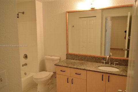 Touwnhouse à louer à Miramar, Floride: 3 chambres, 134.71 m2 № 1368794 - photo 15