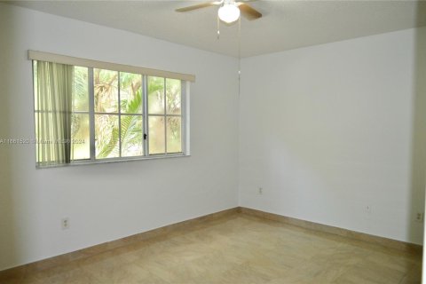 Adosado en alquiler en Miramar, Florida, 3 dormitorios, 134.71 m2 № 1368794 - foto 7