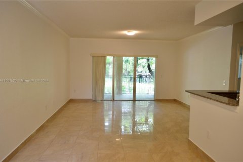 Touwnhouse à louer à Miramar, Floride: 3 chambres, 134.71 m2 № 1368794 - photo 6