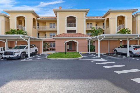 Купить кондоминиум в Кейп-Корал, Флорида 4 комнаты, 129.51м2, № 1082533 - фото 1