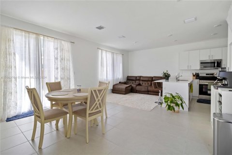 Adosado en venta en Homestead, Florida, 4 dormitorios, 167.6 m2 № 1386012 - foto 7