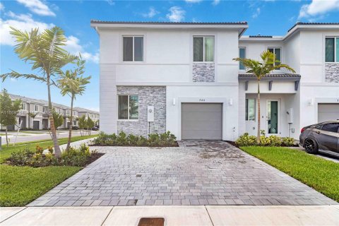 Adosado en venta en Homestead, Florida, 4 dormitorios, 167.6 m2 № 1386012 - foto 1