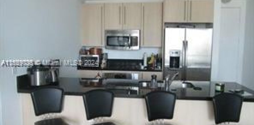 Condo in Miami, Florida, 2 bedrooms  № 1385963