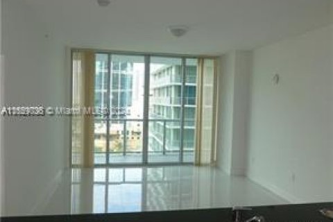 Condo in Miami, Florida, 2 bedrooms  № 1385963 - photo 2