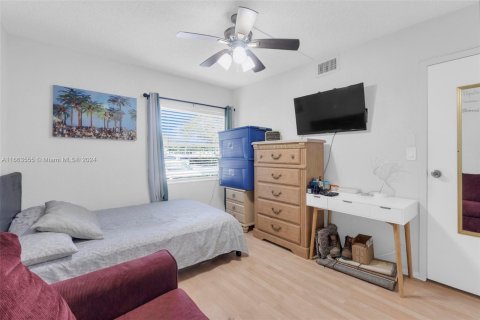 Copropriété à vendre à Tamarac, Floride: 2 chambres, 99.87 m2 № 1374286 - photo 11